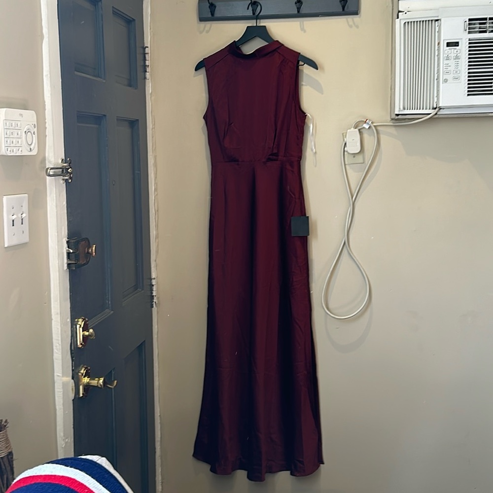 Lulus Satin Dress Size M. Brand New never worn